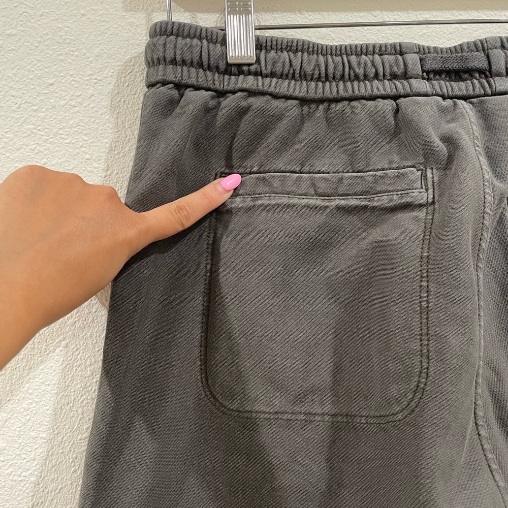 Athleta Farallon Cargo Crop Pants in Cypress Green Size 4 - Picture 7 of 9